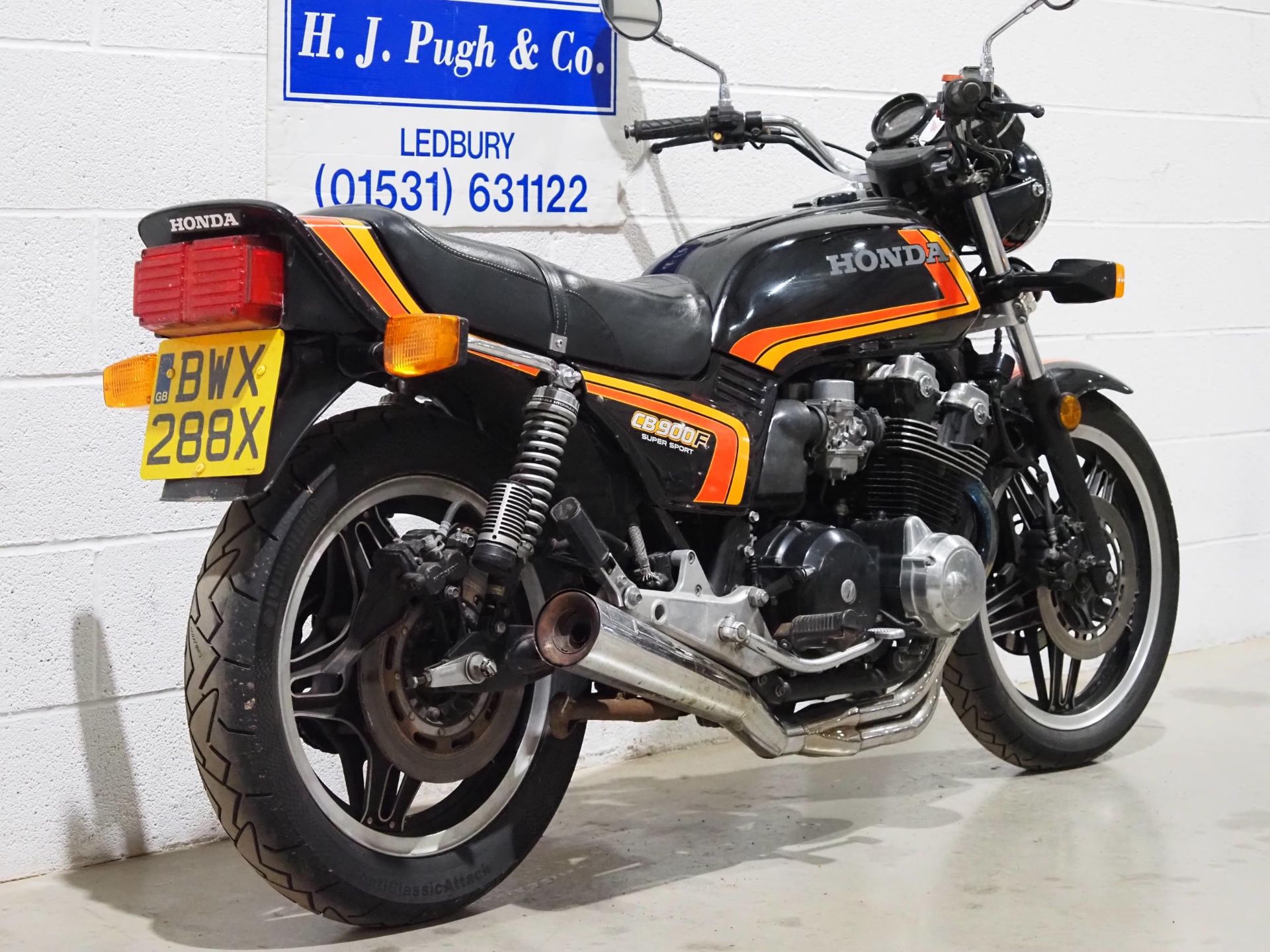 Honda CB900F SuperSport motorcycle. 1982. 901cc. Runs and rides. Recent new tyres. Comes with MOT - Image 3 of 6