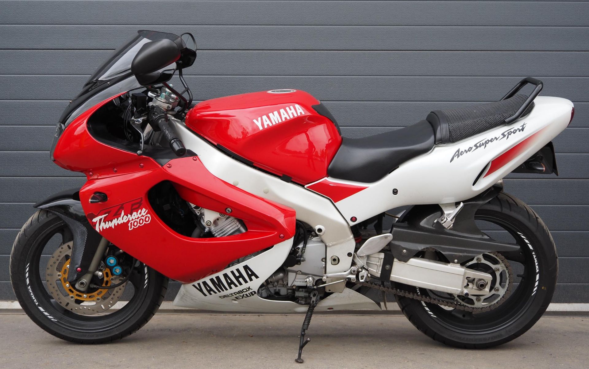 Yamaha YZF1000 Thunderace motorcycle. 1997. 1002ccRuns and rides. MOT until July 2024. Reg. R3 - Image 7 of 7