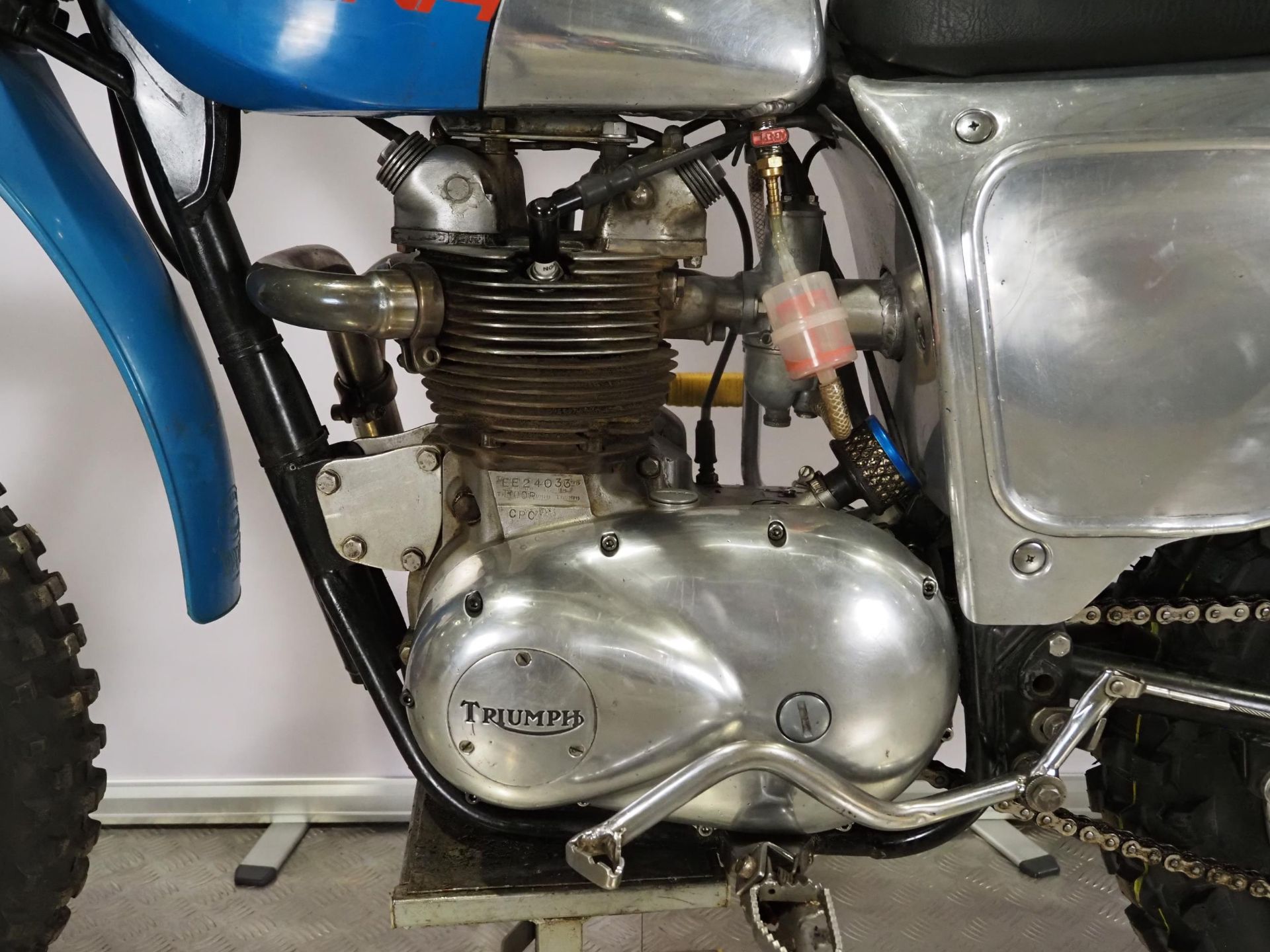 Triumph Daytona trials motorcycle. 1970. Engine No. EE24033 T100R Runs and rides but will need - Image 5 of 6