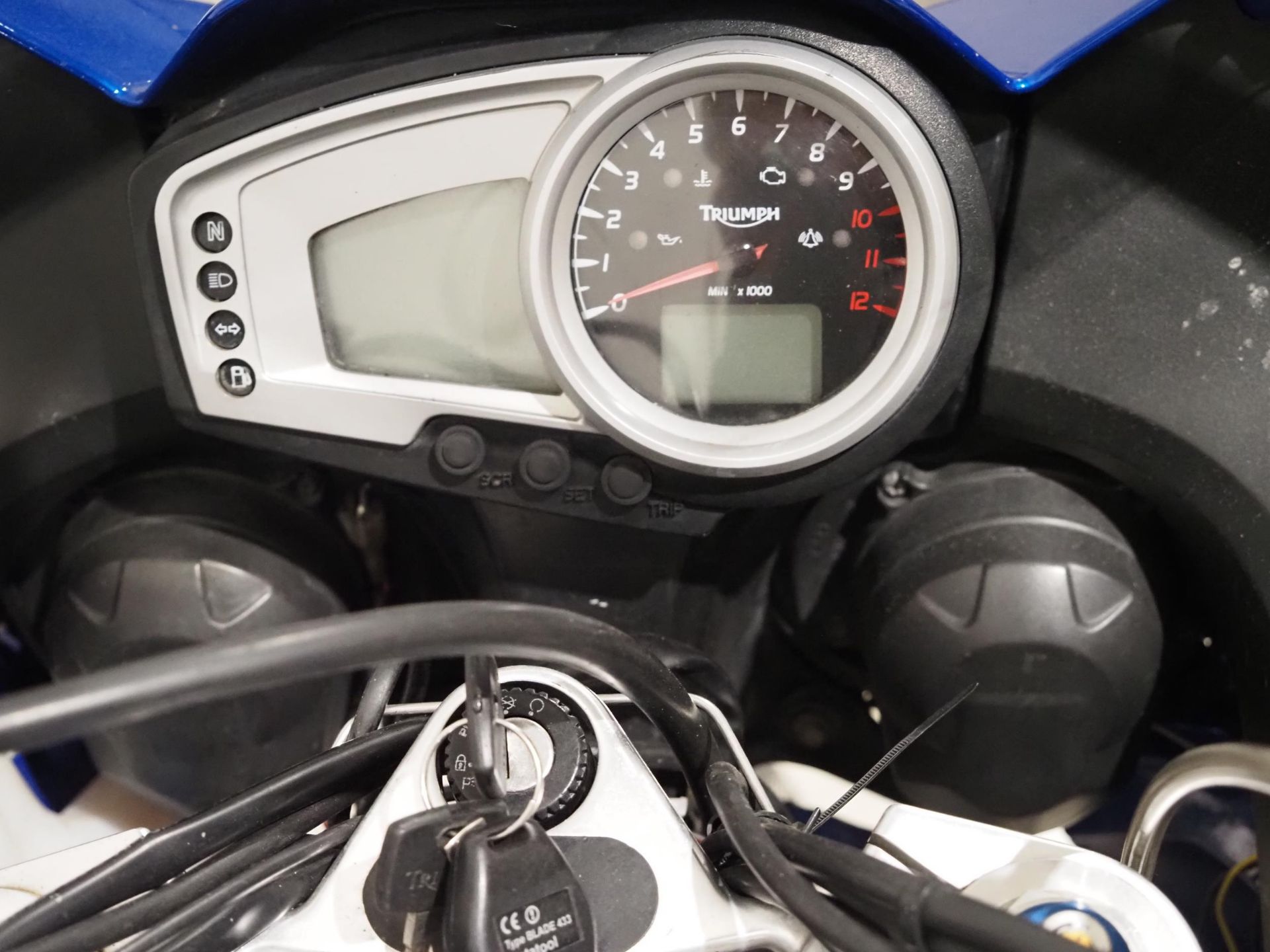 Triumph Tiger 1050 motorcycle. 2007. 1050cc. Non runner but engine turns over. Cat C in 2015. - Image 5 of 6