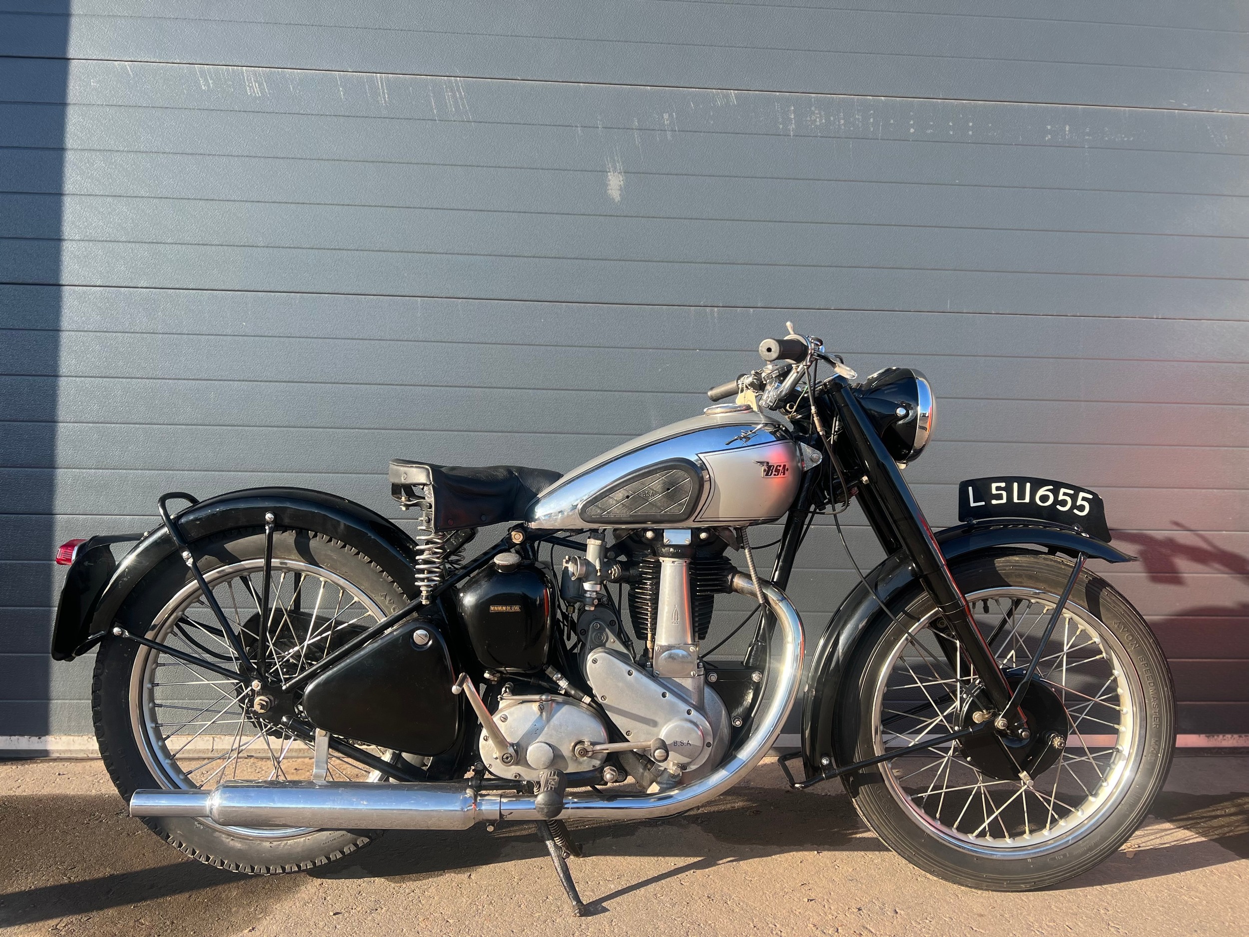 BSA B31 motorcycle. 1947. Frame No- XB316902 Engine No- XB316053 A lovely example of a B31 in its