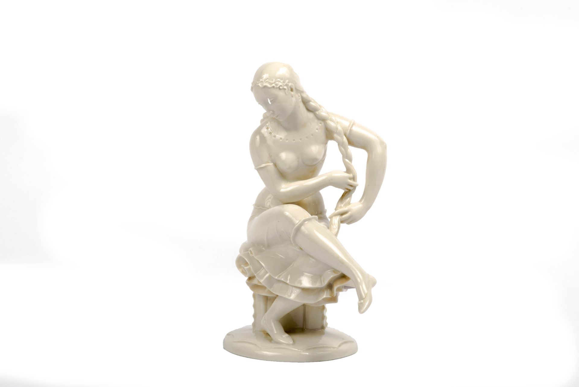 Figur Mädchen mit Zopf, Entw.: Arthur Storch, (1870 - 1947)