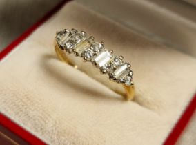 9ct Gold & White Stone Dress Ring, size R & 3.45g