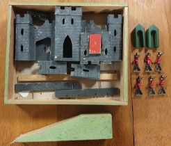 Vintage Toy Model Triang Fort w/lead soldiers