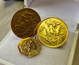 22ct Gold Pair of 1908 Half Sovereign Coins Earrings + a Small 9ct Medal - total weight 9.25g