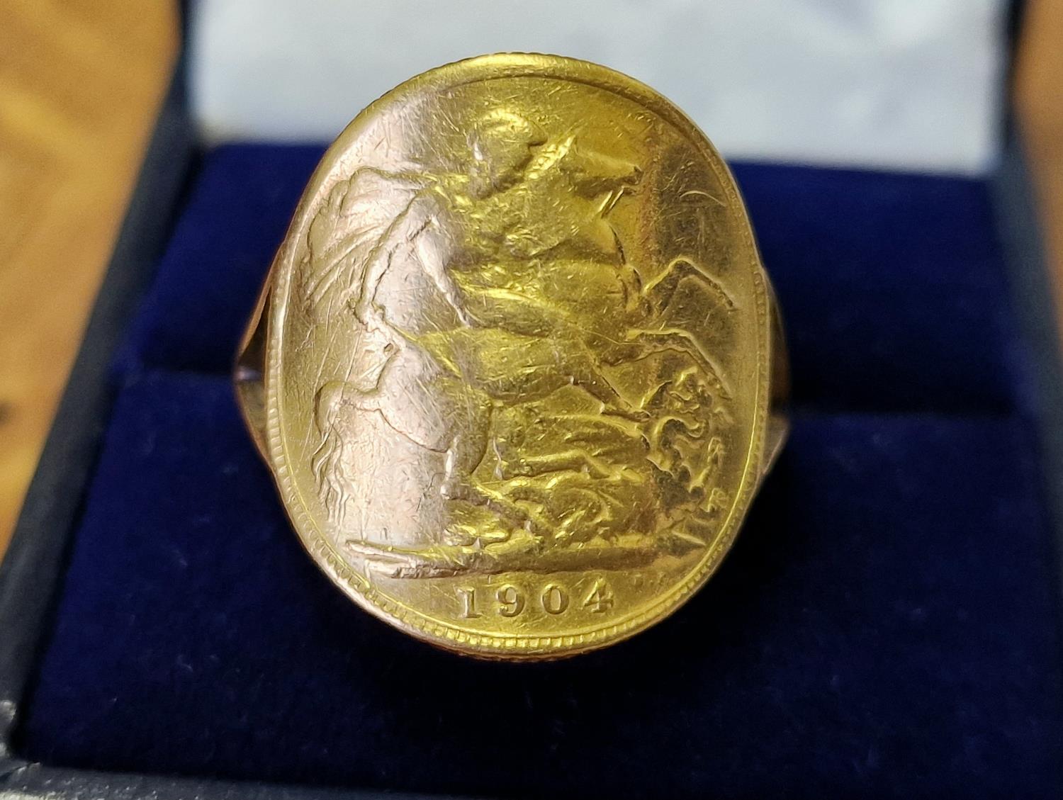22ct Gold Full Sovereign (1904) Ring, size V+0.5 and 9.35g