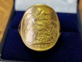 22ct Gold Full Sovereign (1904) Ring, size V+0.5 and 9.35g