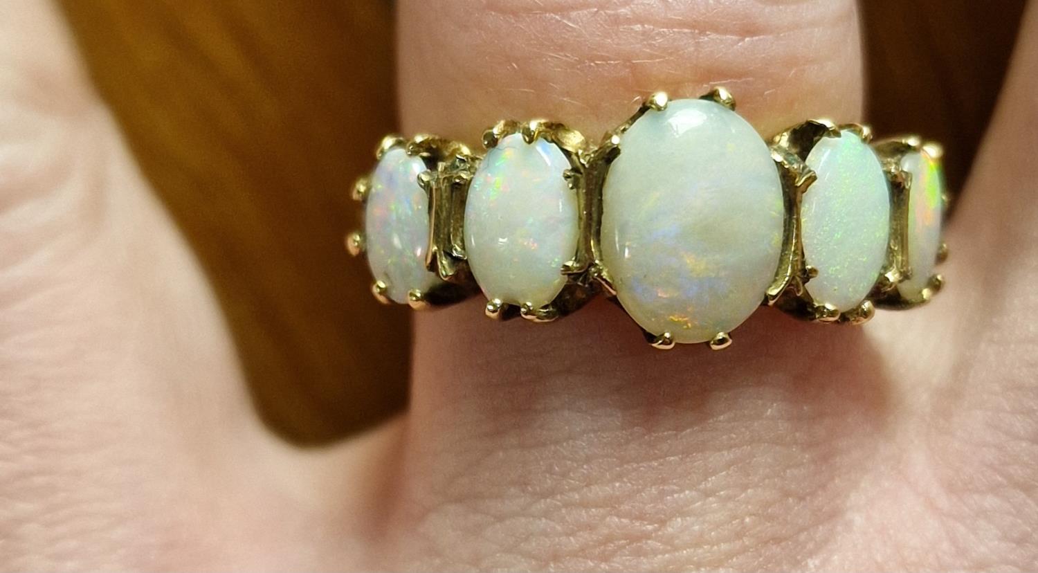 9ct Gold & Opal Five Stone Dress Ring, size O+0.5 and 4.15g - Image 2 of 3