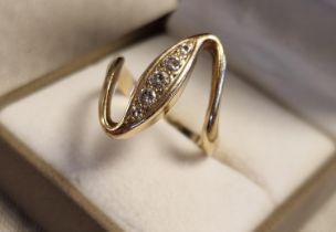 9ct Gold & Five Diamond Dress Ring Size Q Weight 6.61g