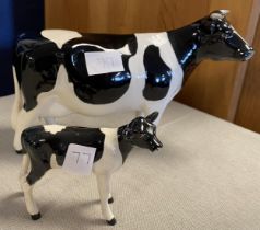 Beswick Friesian Cow Ch Claybury Leegwater And Calf 12.5cm x 19cm, 7.5cm x 8cm