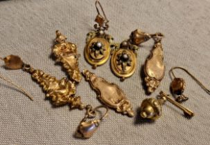 Gold Assortment of French Jewellery - some scrap - 10.3 g Total