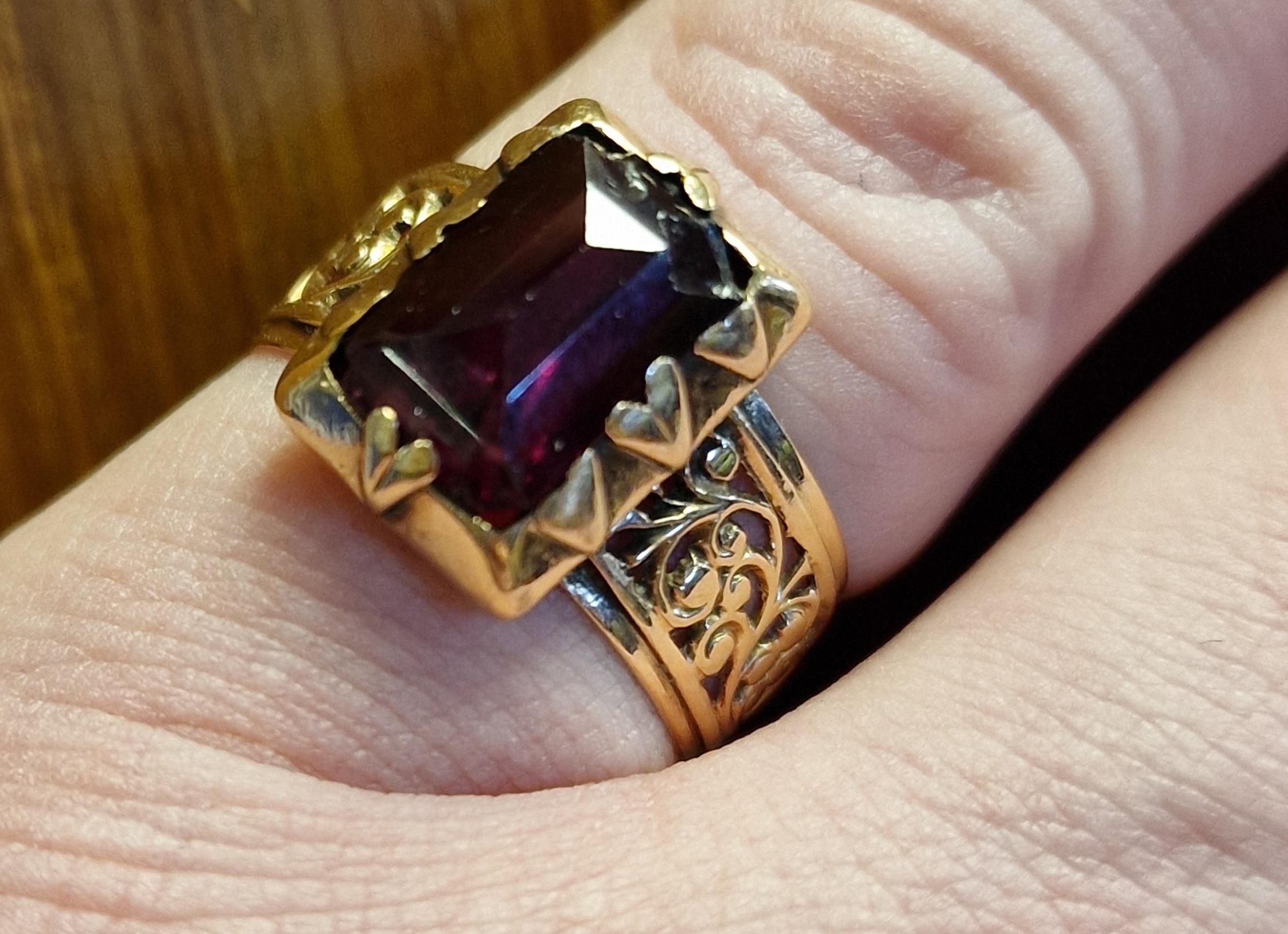 9ct Rose Gold Synthetic Garnet Signet Ring, Size L+0.5, 4.5 grams - Image 2 of 3