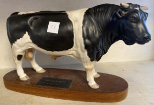 Beswick Friesian Bull On Plinth Connoisseur Model 20cm x 30cm