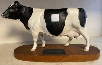 Beswick Friesian Cow On Plinth Connoisseur Model 19cm x 30cm