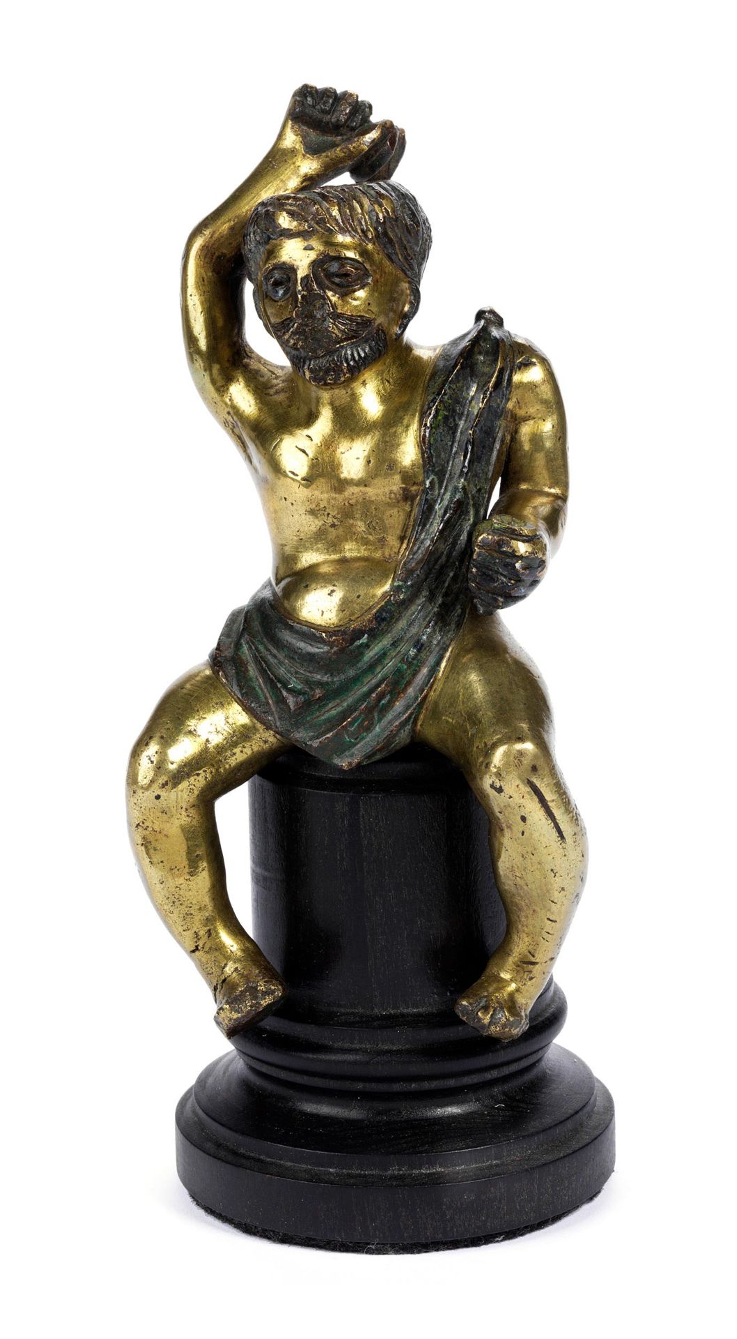 Kleine Bronzefigur eines sitzenden Mannes