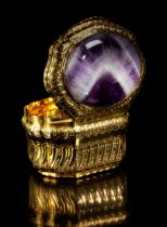 Grosse höfische Golddose mit Amethyst-Deckeleinsatz