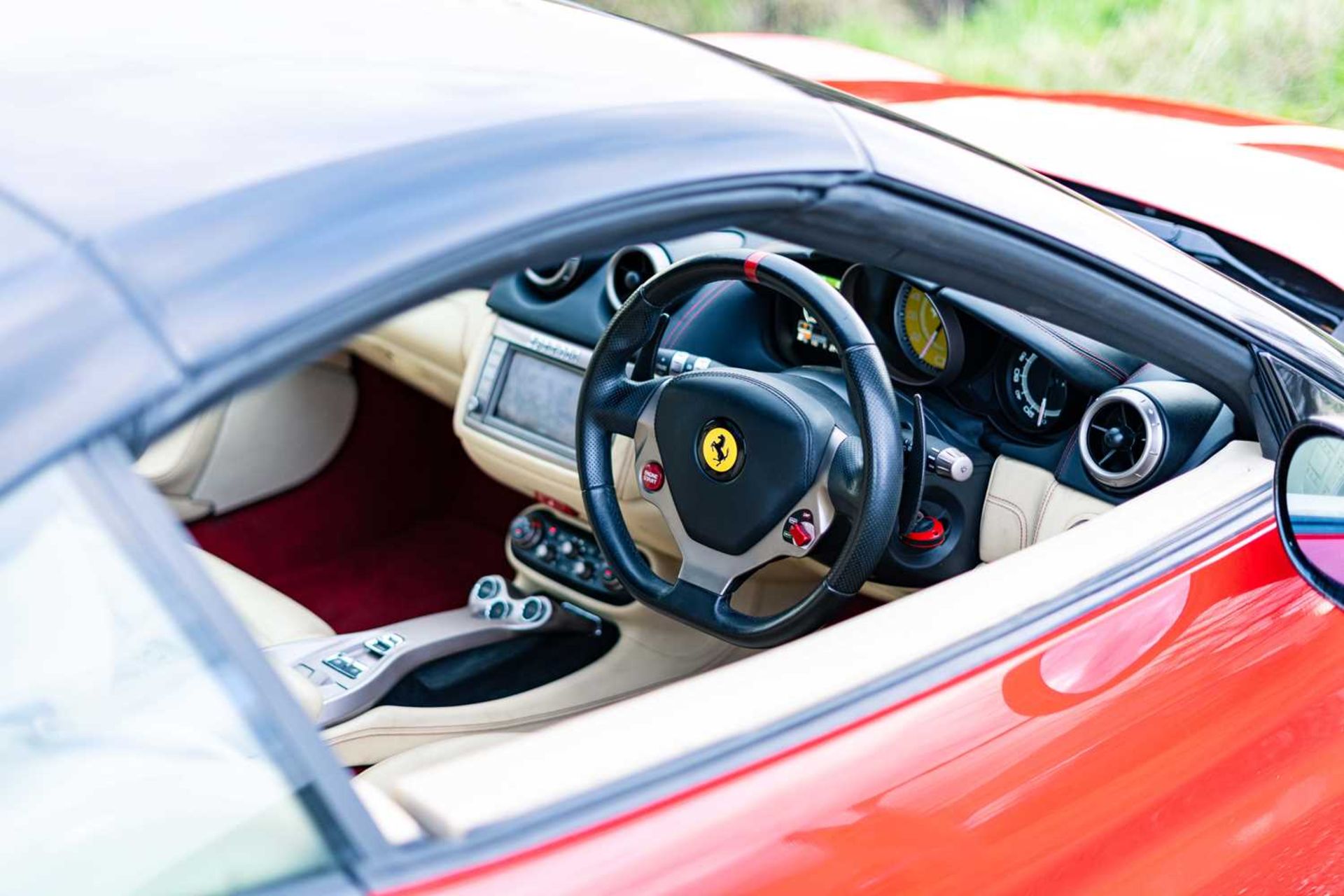 2013 Ferrari California 30  ***NO RESERVE*** The lighter and more powerful Limited Edition 30 with o - Image 40 of 68