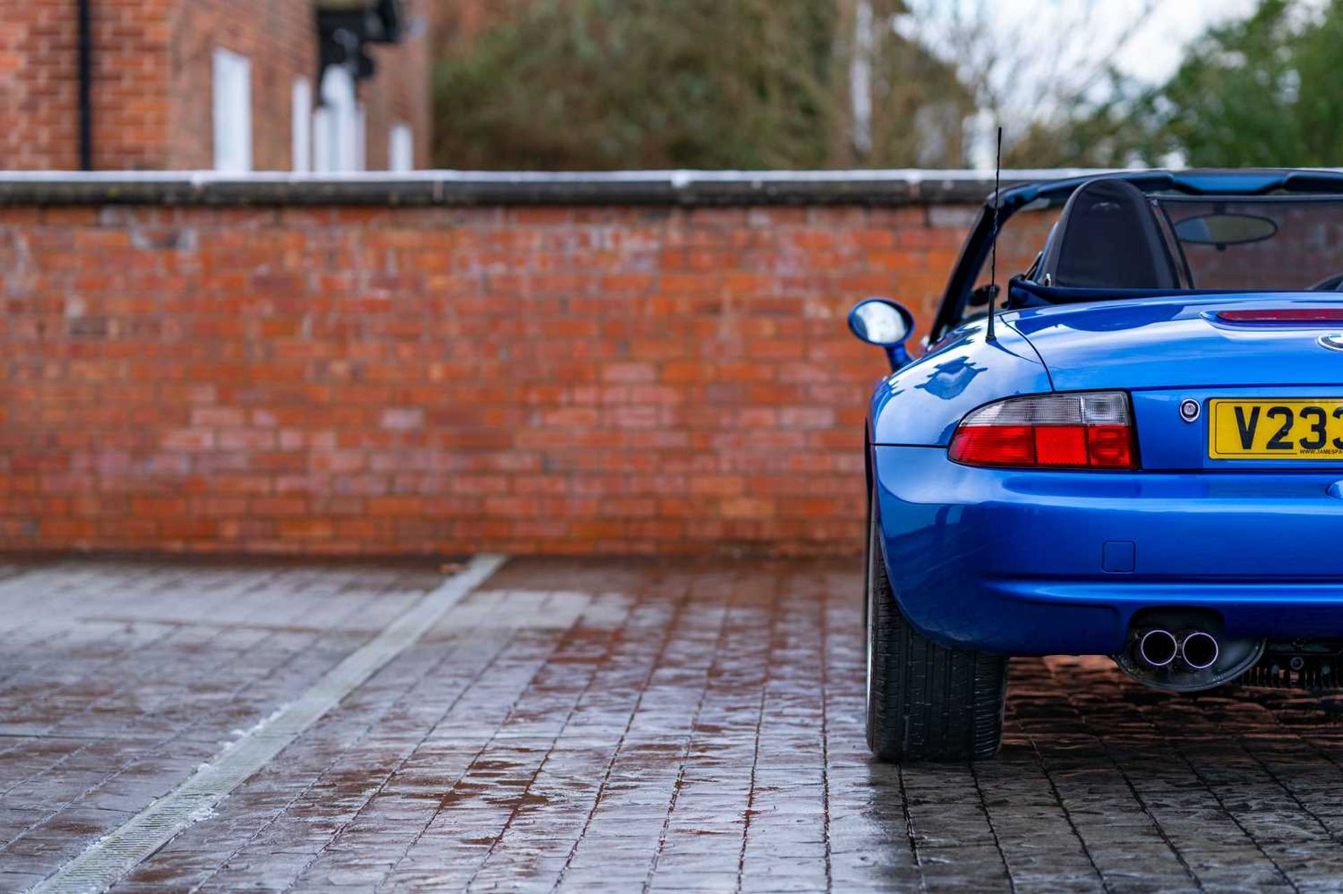 2000 BMW Z3M Convertible From long-term ownership, finished in sought-after Estoril Blue - Image 11 of 67