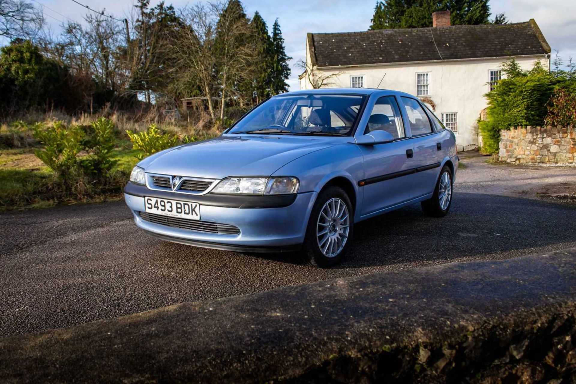 1998 Vauxhall Vectra 1.6 Envoy Automatic transmission and only 25,000 miles from new ***NO RESERVE** - Image 3 of 93