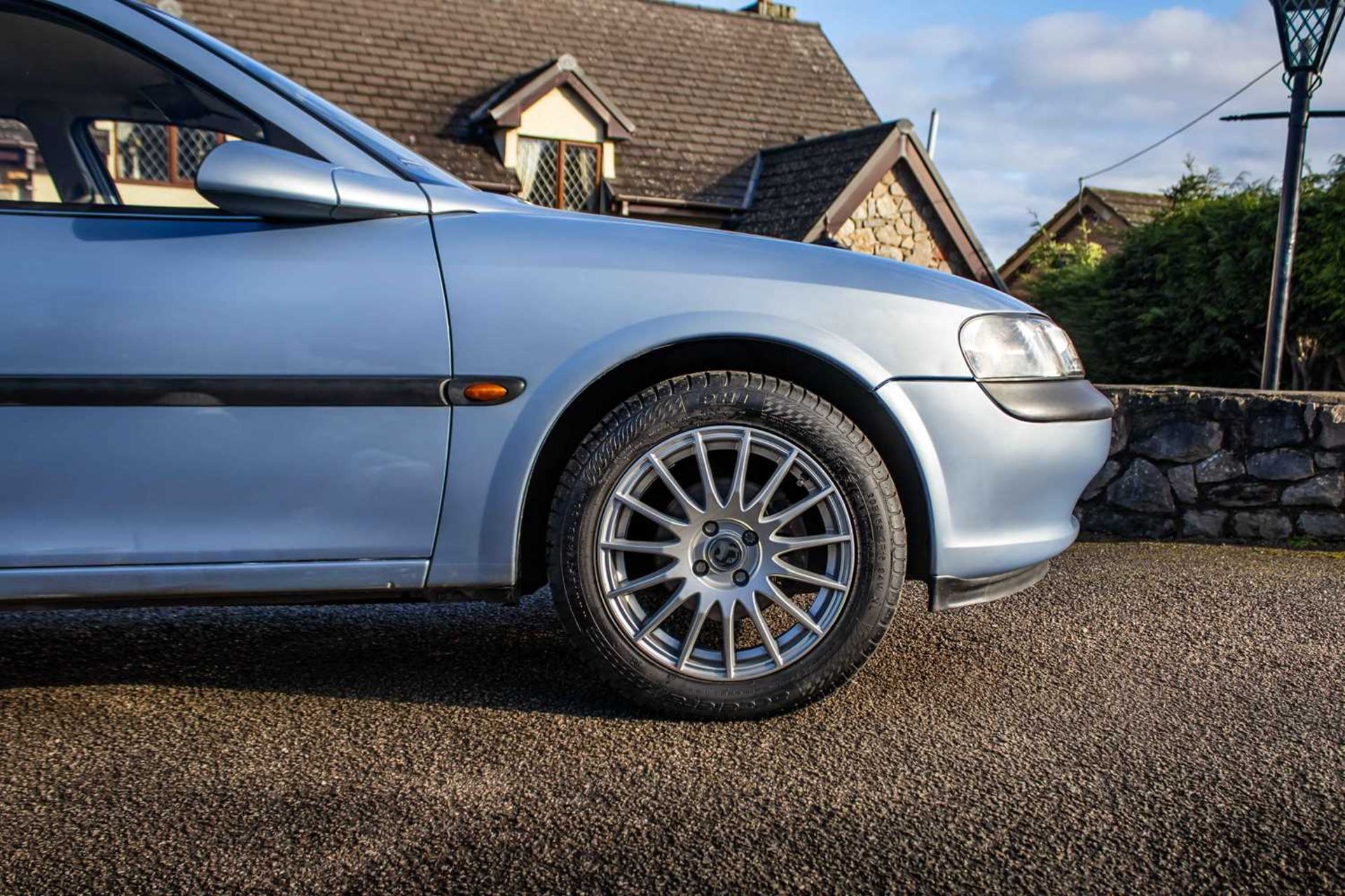 1998 Vauxhall Vectra 1.6 Envoy Automatic transmission and only 25,000 miles from new ***NO RESERVE** - Image 16 of 93