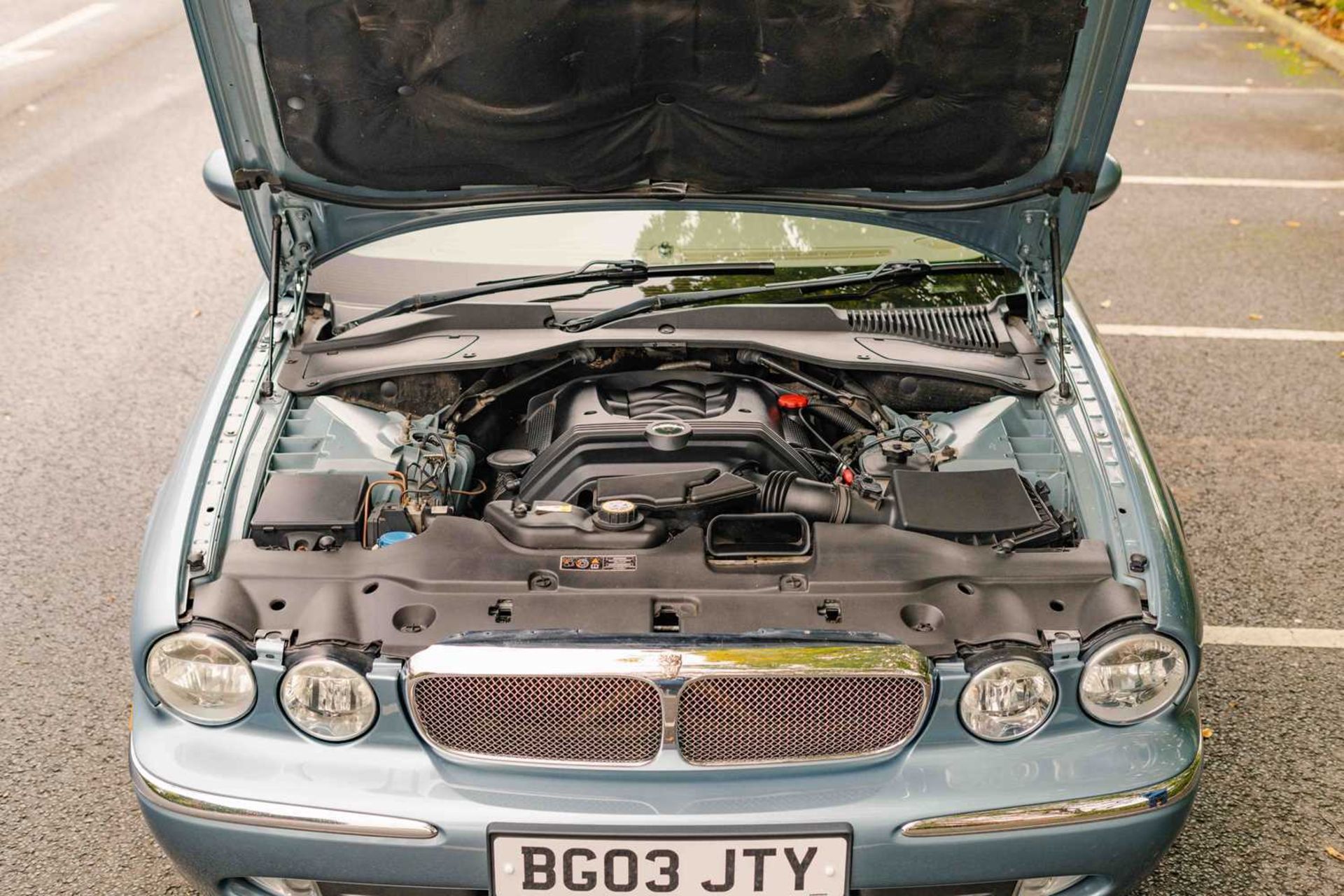 2003 Jaguar XJ8 4.2 V8 SE Range-topping 'Special Equipment' model, with a current MOT and warranted  - Image 60 of 63