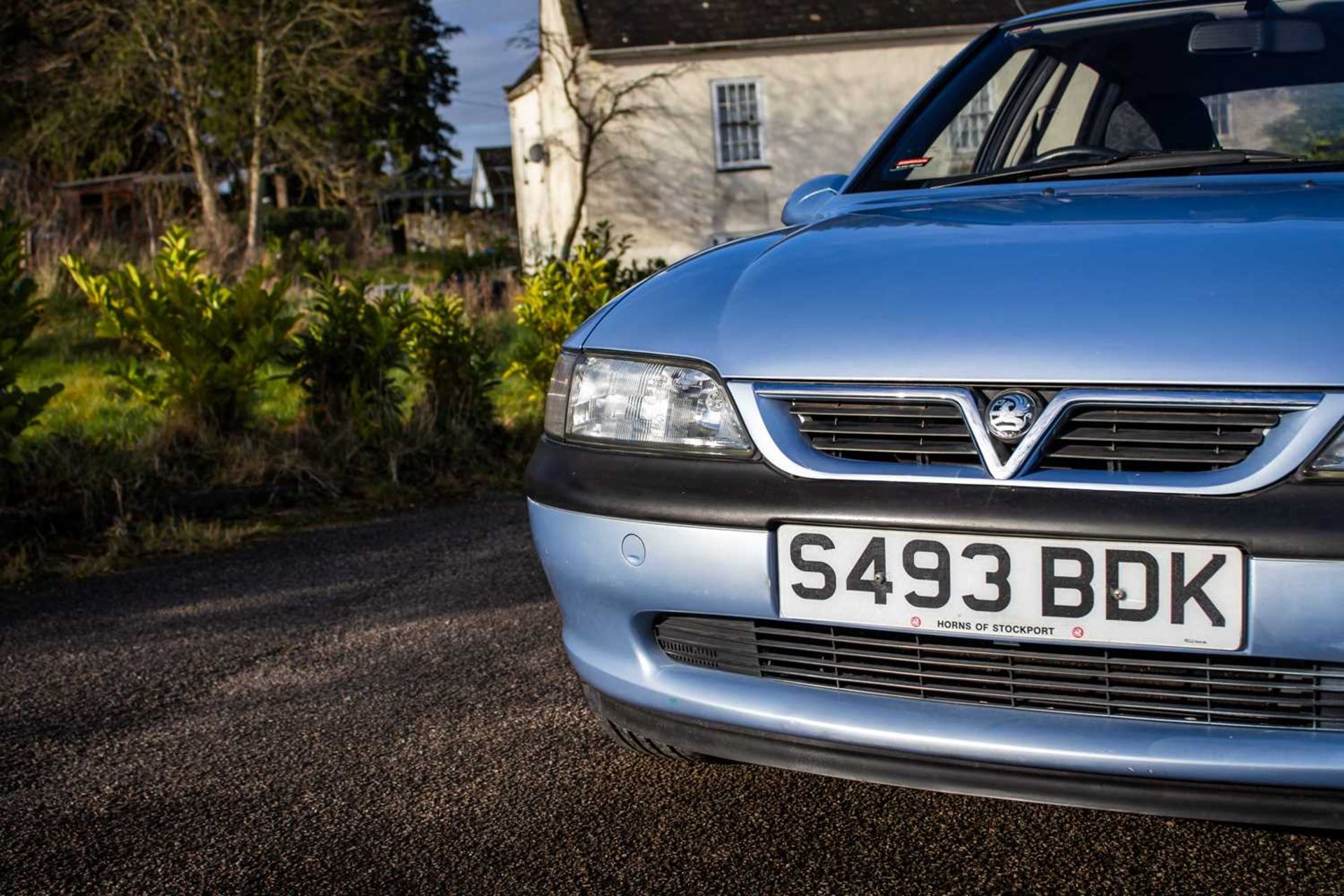 1998 Vauxhall Vectra 1.6 Envoy Automatic transmission and only 25,000 miles from new ***NO RESERVE** - Image 19 of 93