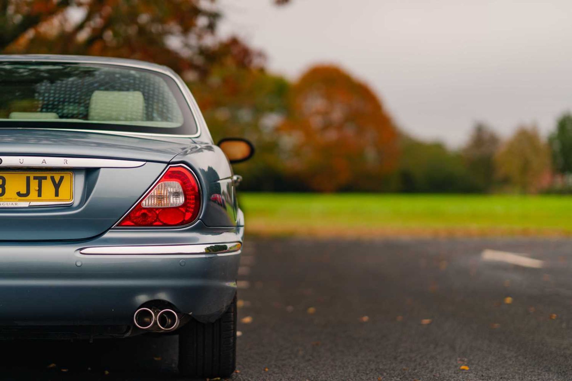 2003 Jaguar XJ8 4.2 V8 SE Range-topping 'Special Equipment' model, with a current MOT and warranted  - Image 10 of 63