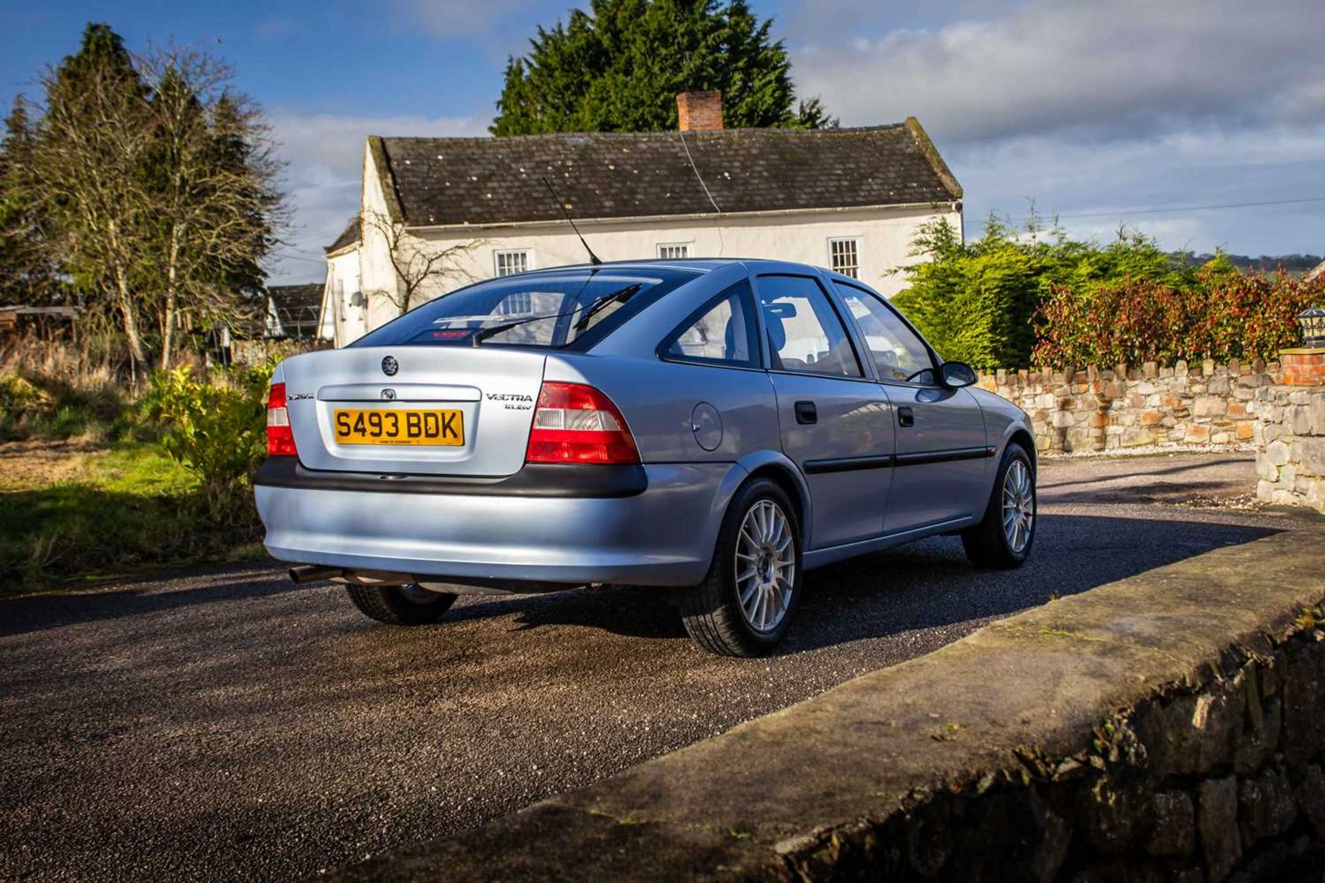 1998 Vauxhall Vectra 1.6 Envoy Automatic transmission and only 25,000 miles from new ***NO RESERVE** - Image 9 of 93