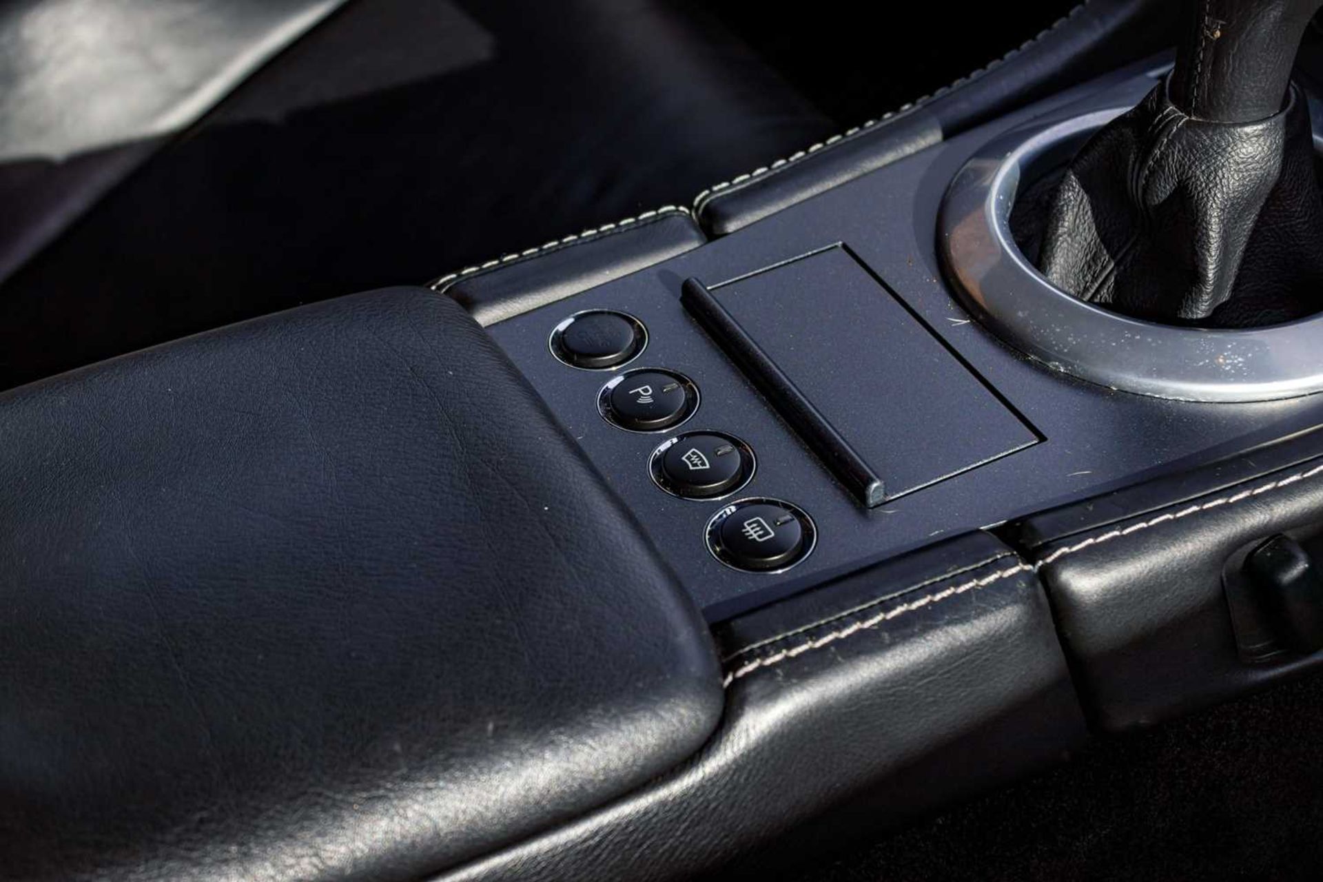 2006 Aston Martin V8 Vantage Desirable manual transmission  - Image 73 of 91