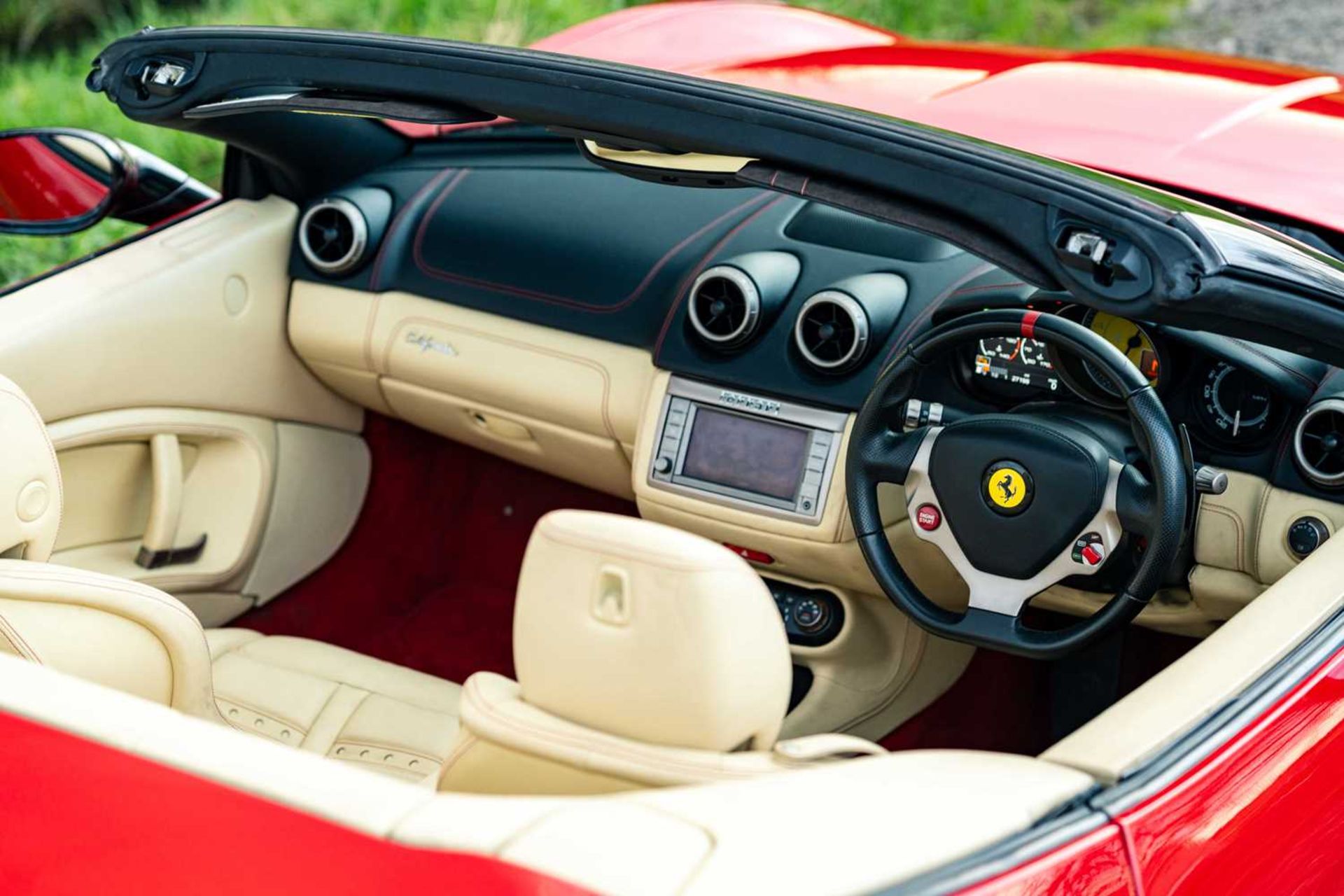 2013 Ferrari California 30  ***NO RESERVE*** The lighter and more powerful Limited Edition 30 with o - Image 44 of 68