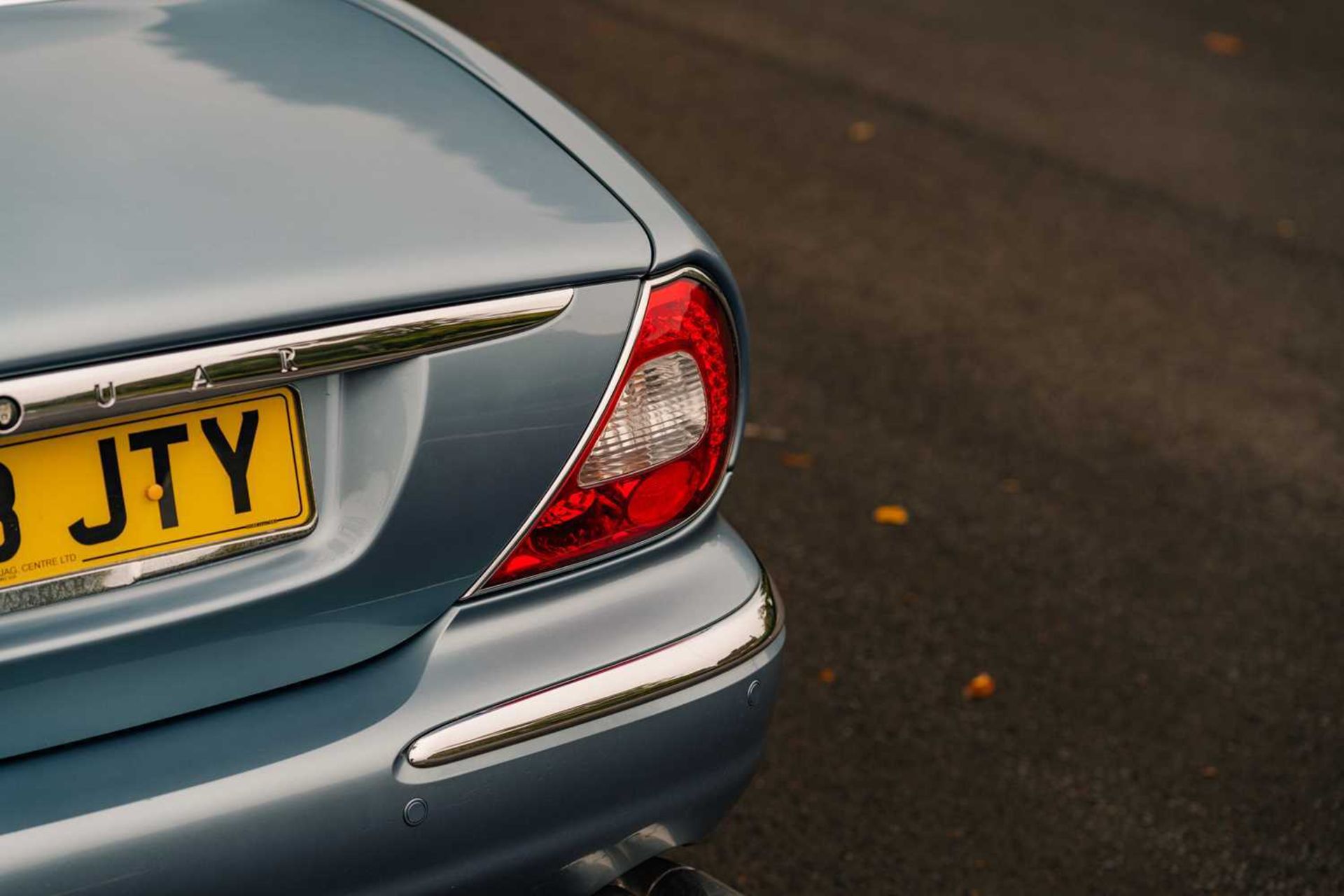 2003 Jaguar XJ8 4.2 V8 SE Range-topping 'Special Equipment' model, with a current MOT and warranted  - Image 17 of 63