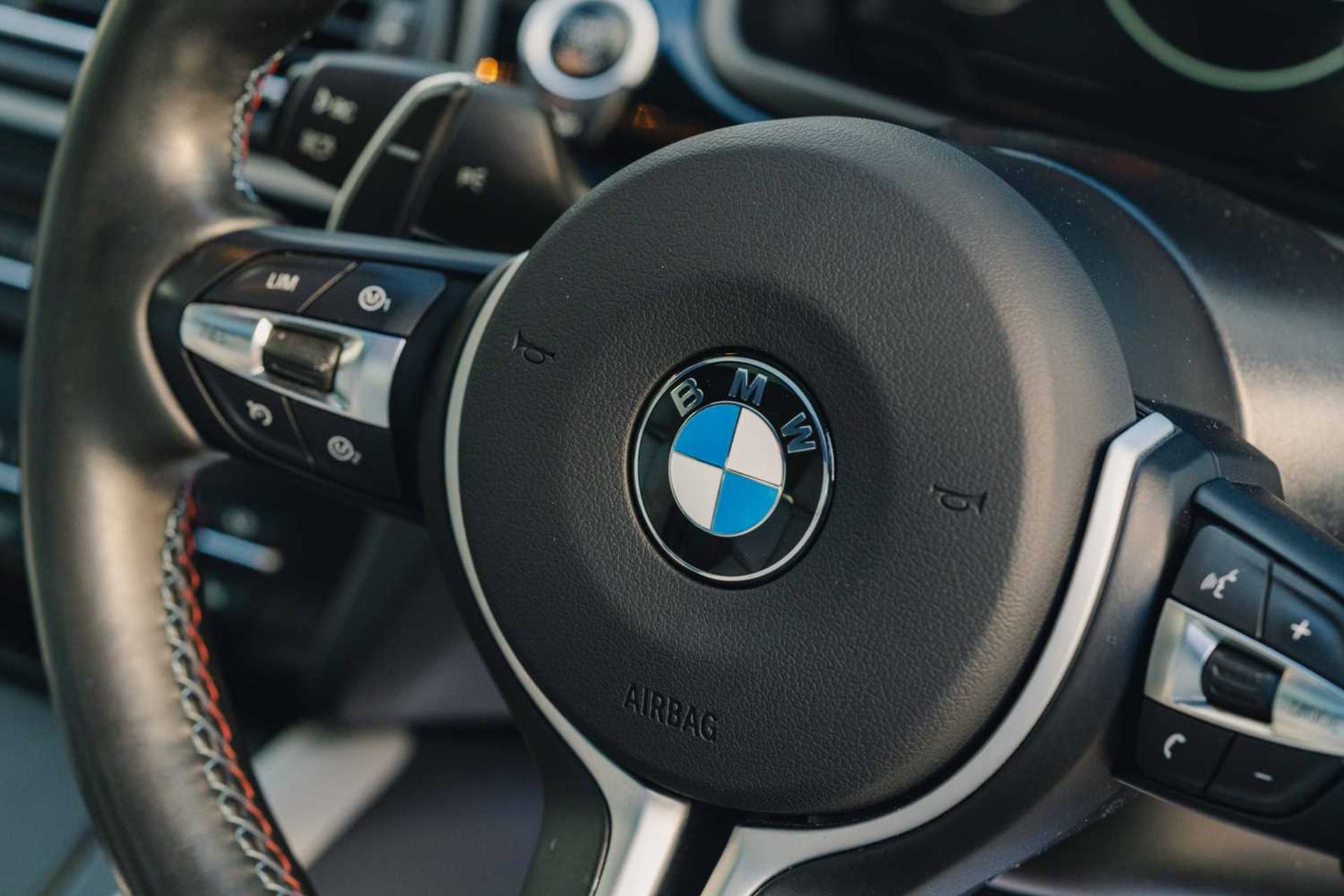 2015 BMW M5 Full main dealer service history and warranty valid until December 2024 - Image 42 of 74