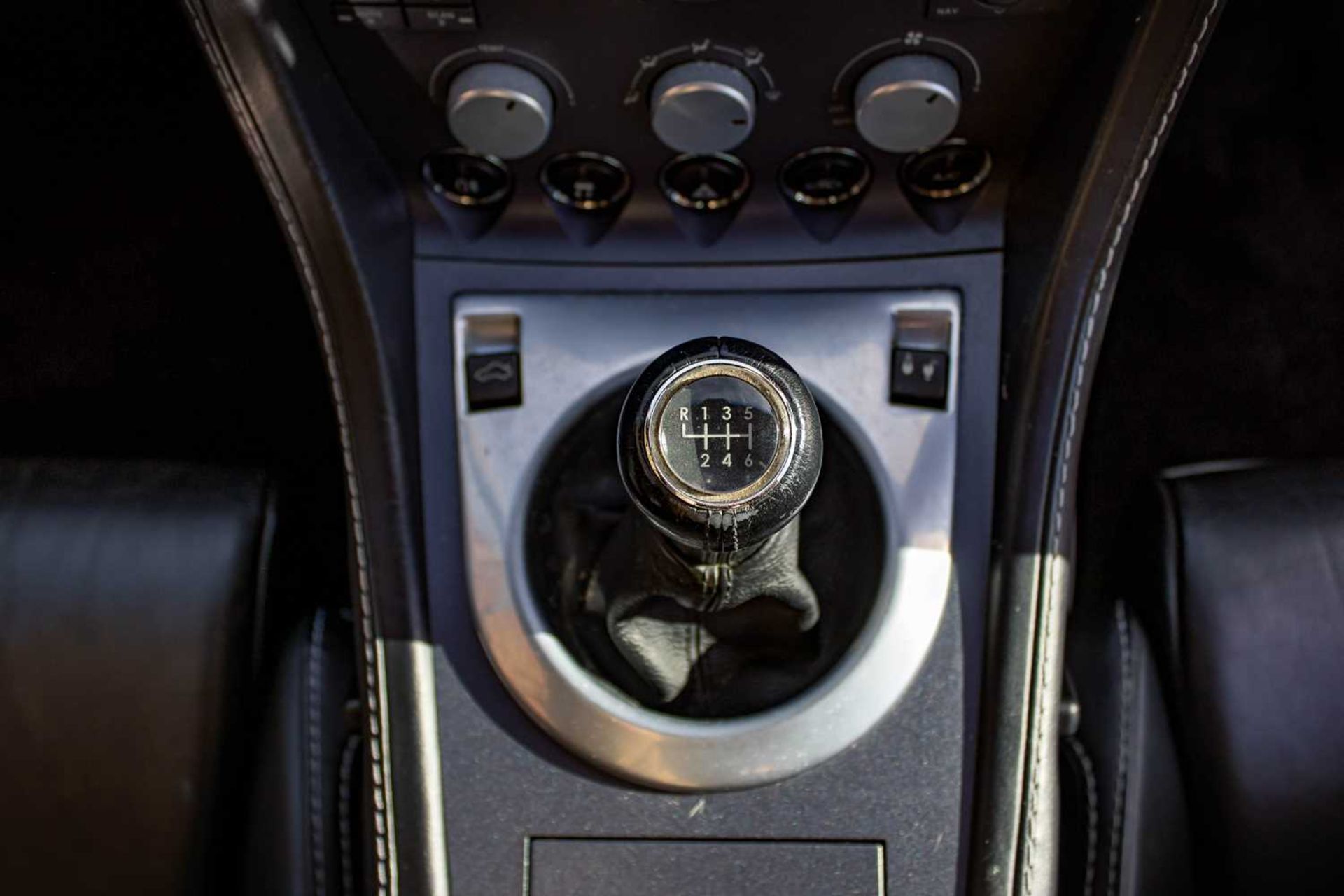 2006 Aston Martin V8 Vantage Desirable manual transmission  - Image 46 of 91
