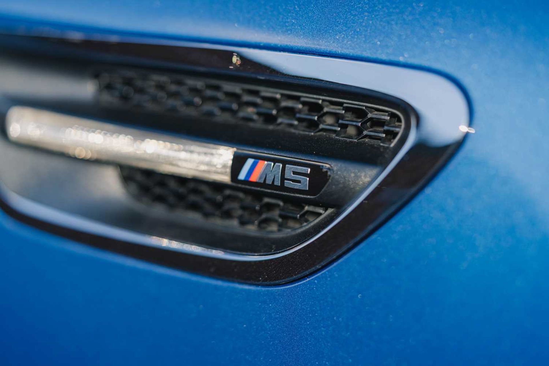 2015 BMW M5 Full main dealer service history and warranty valid until December 2024 - Image 35 of 74