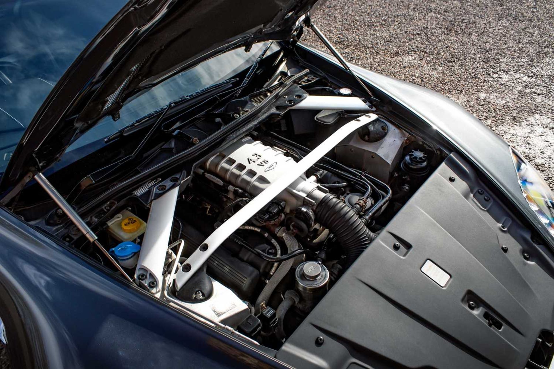 2006 Aston Martin V8 Vantage Desirable manual transmission  - Image 75 of 91