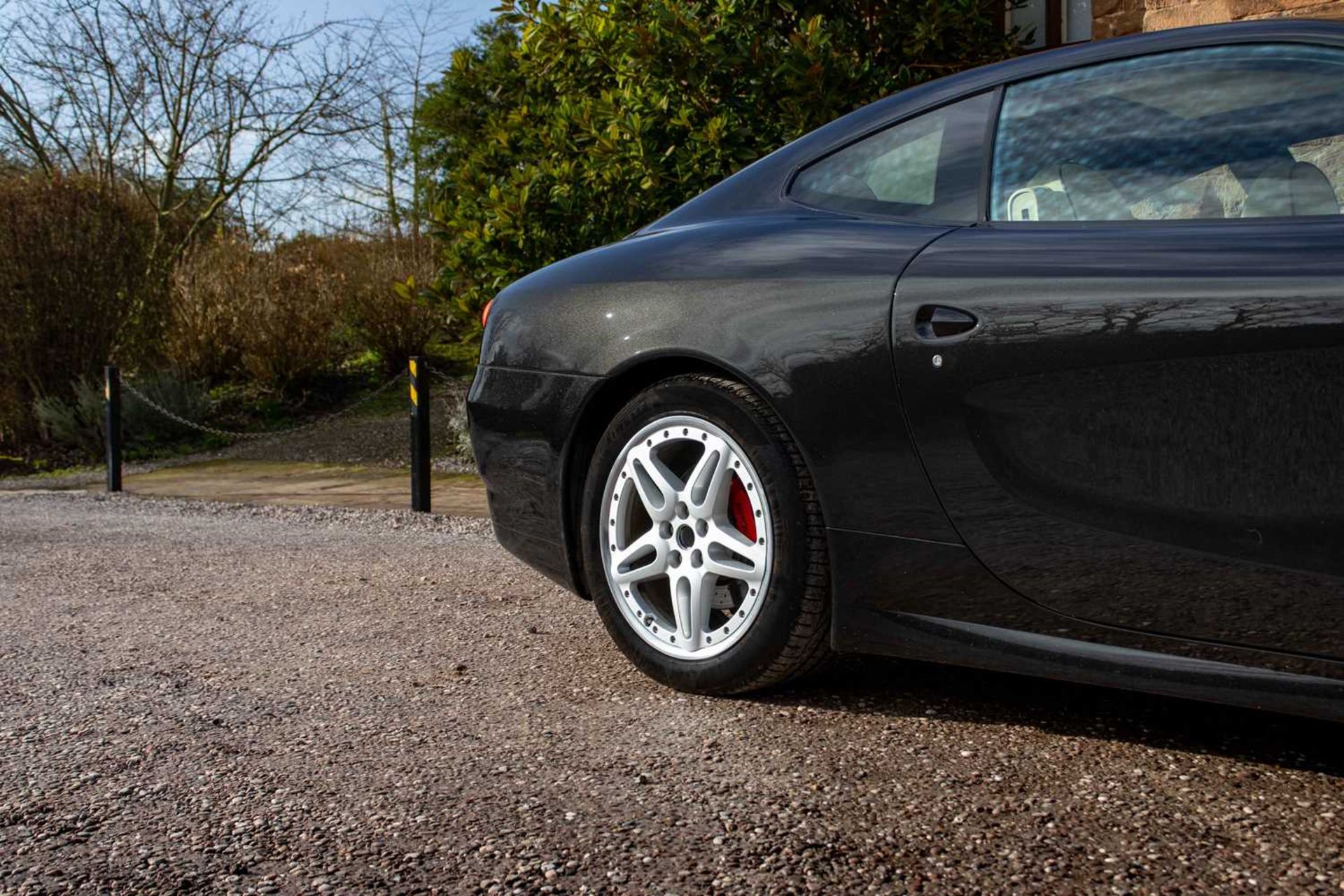 2005 Ferrari 612 Scaglietti Finished in Nero over Crema and with full service history  - Image 23 of 100