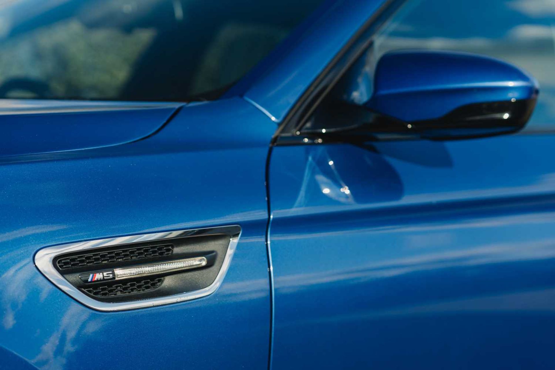 2015 BMW M5 Full main dealer service history and warranty valid until December 2024 - Image 25 of 74