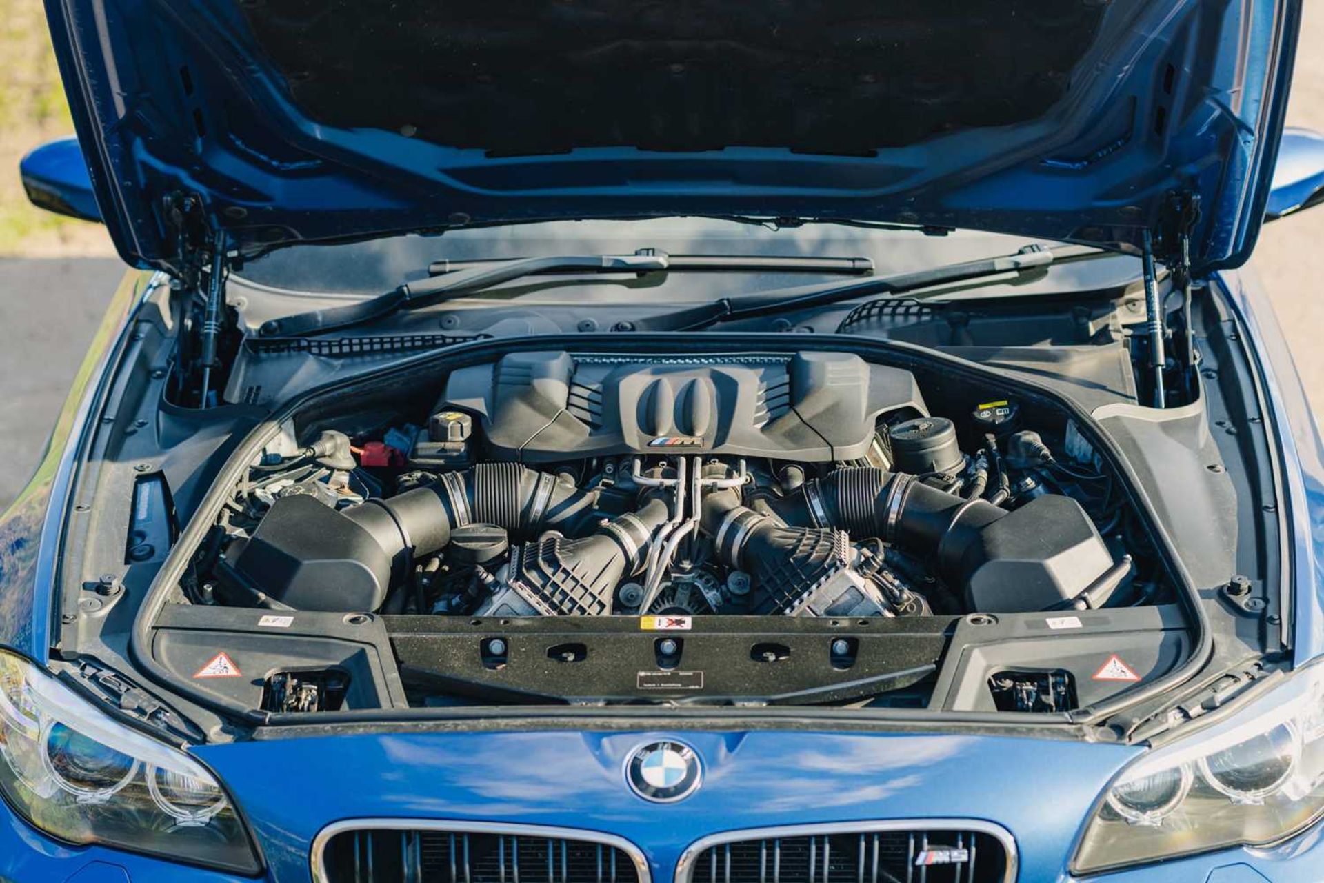 2015 BMW M5 Full main dealer service history and warranty valid until December 2024 - Image 66 of 74