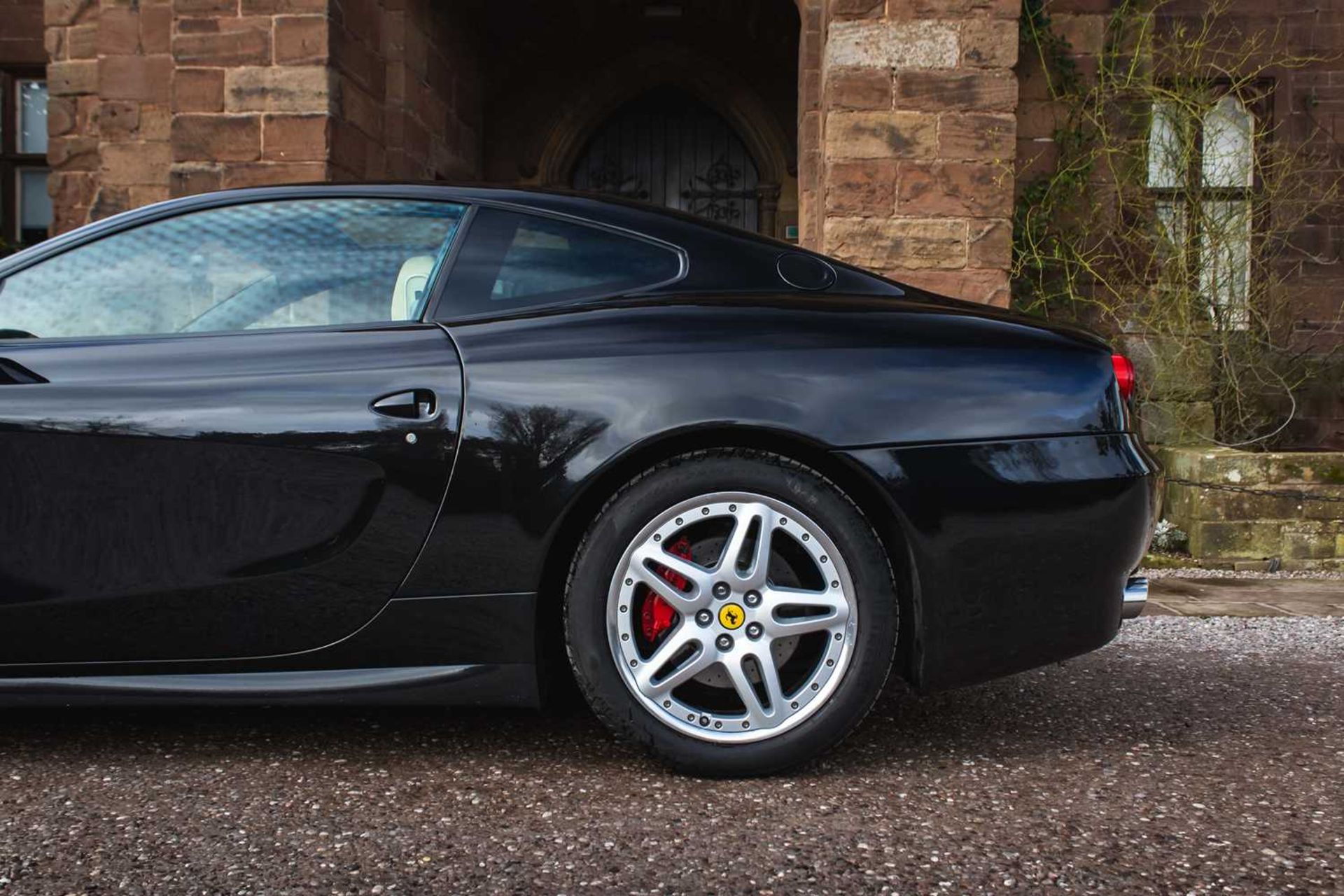 2005 Ferrari 612 Scaglietti Finished in Nero over Crema and with full service history  - Image 20 of 100