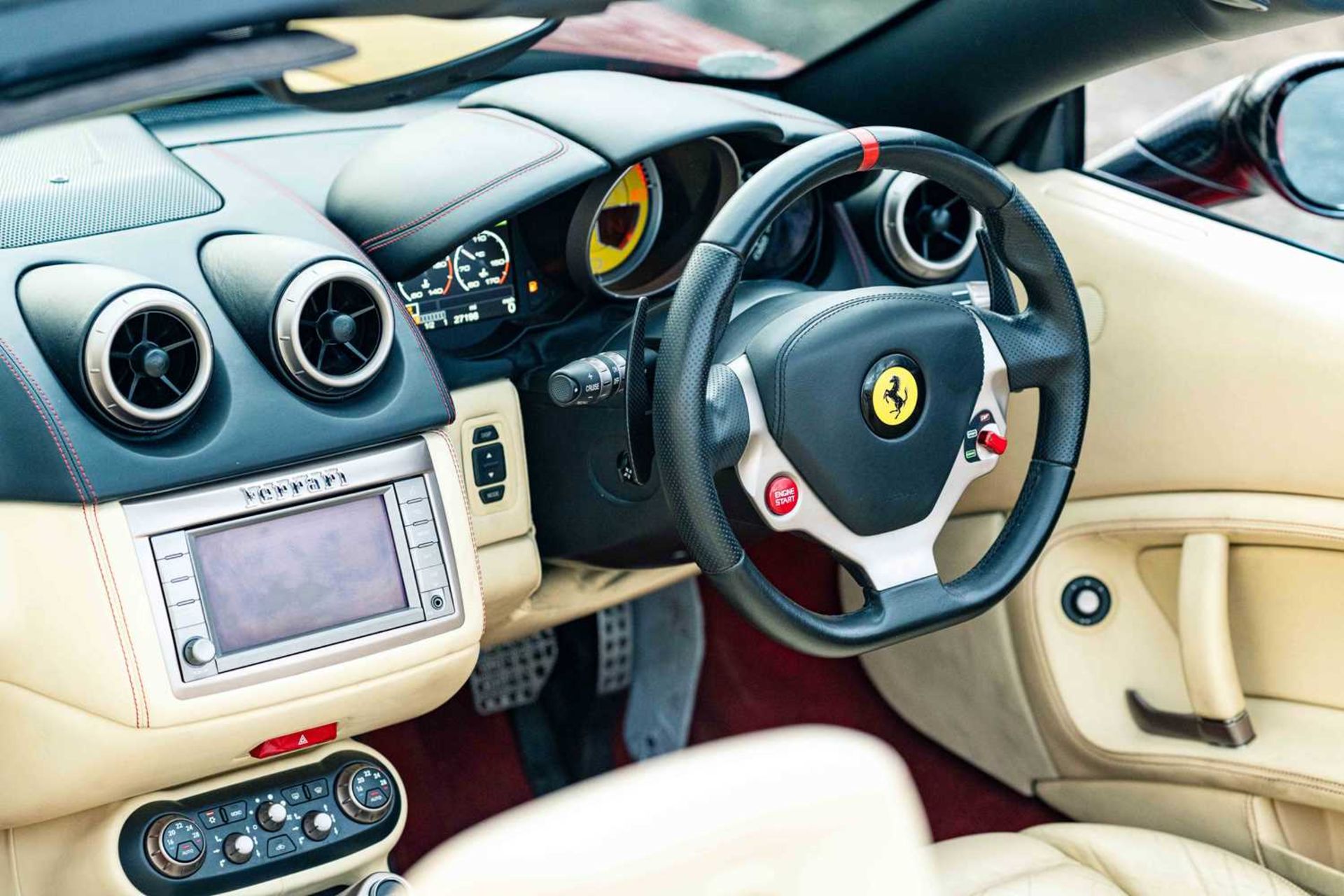 2013 Ferrari California 30  ***NO RESERVE*** The lighter and more powerful Limited Edition 30 with o - Image 54 of 68