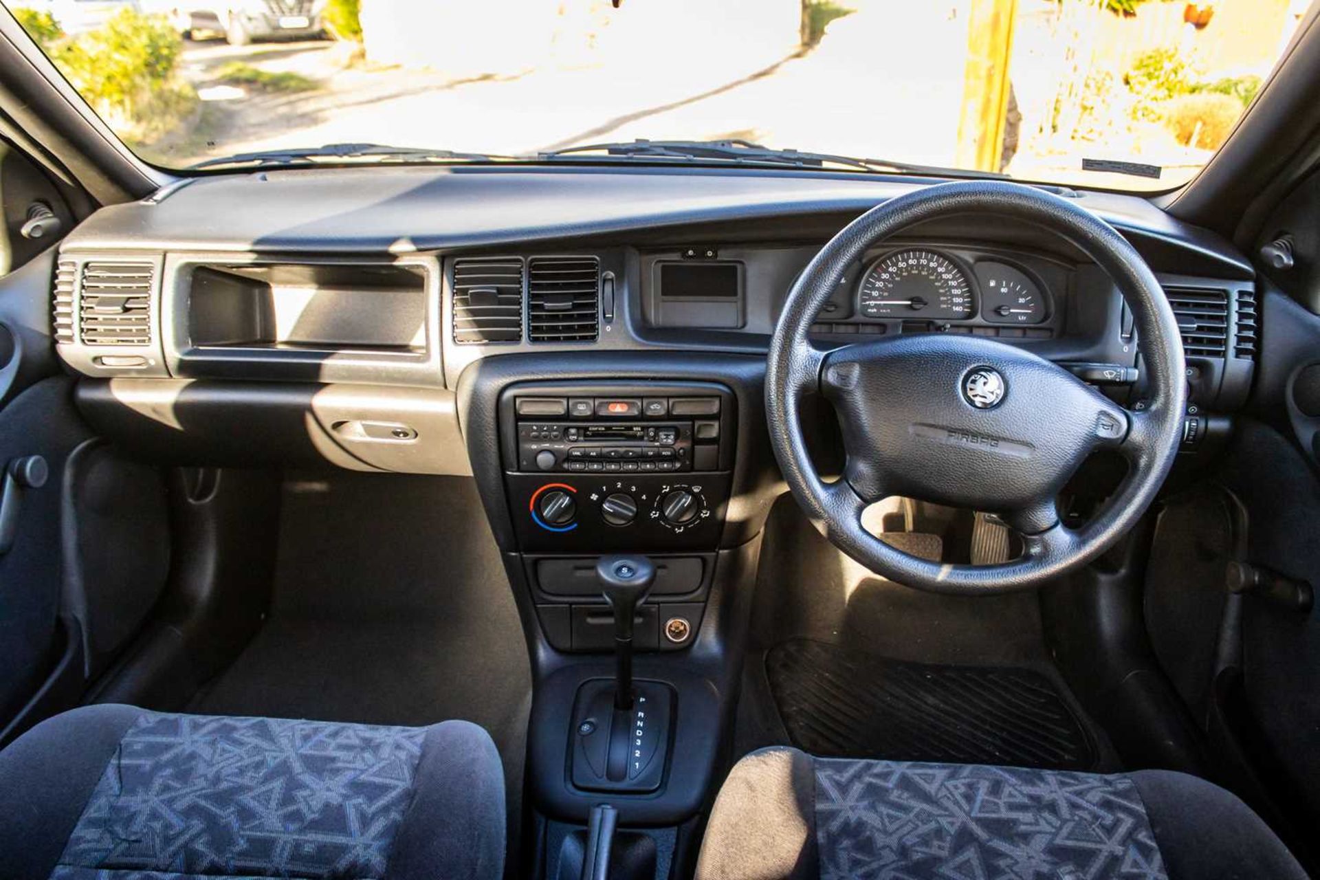 1998 Vauxhall Vectra 1.6 Envoy Automatic transmission and only 25,000 miles from new ***NO RESERVE** - Image 66 of 93