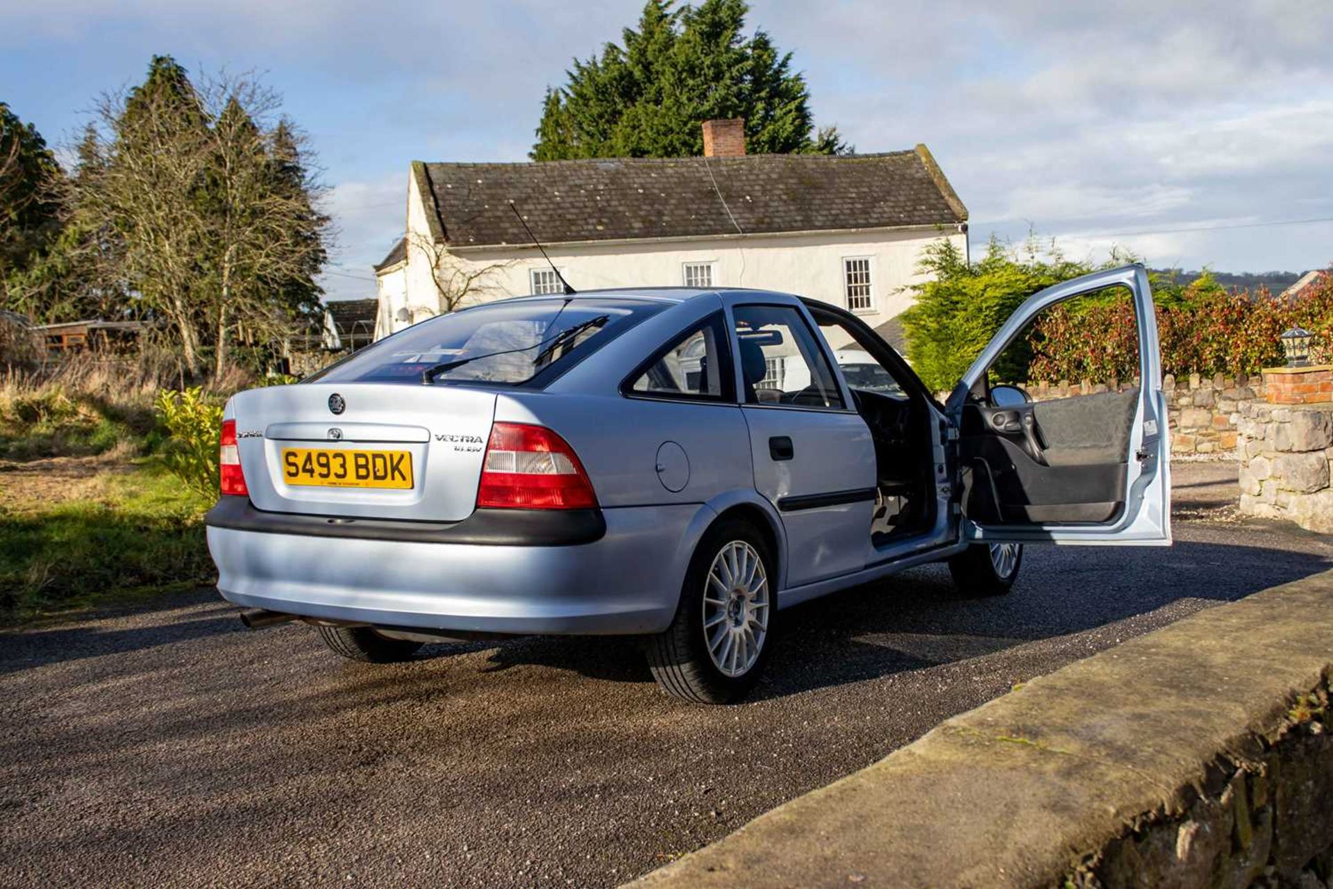 1998 Vauxhall Vectra 1.6 Envoy Automatic transmission and only 25,000 miles from new ***NO RESERVE** - Image 11 of 93