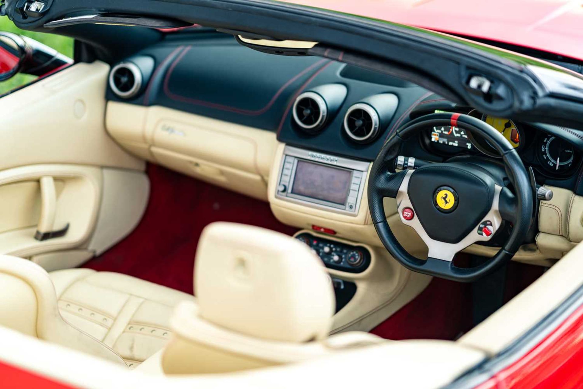 2013 Ferrari California 30  ***NO RESERVE*** The lighter and more powerful Limited Edition 30 with o - Image 48 of 68