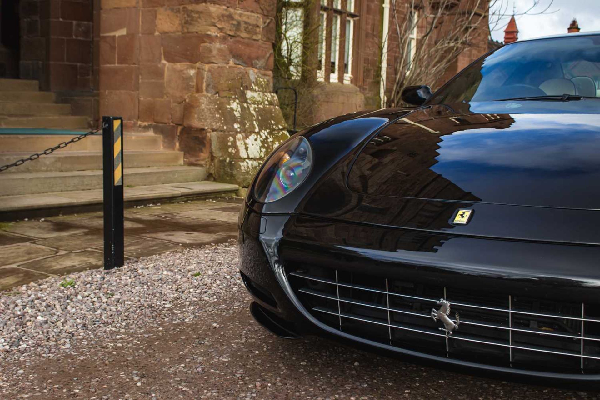 2005 Ferrari 612 Scaglietti Finished in Nero over Crema and with full service history  - Image 37 of 100