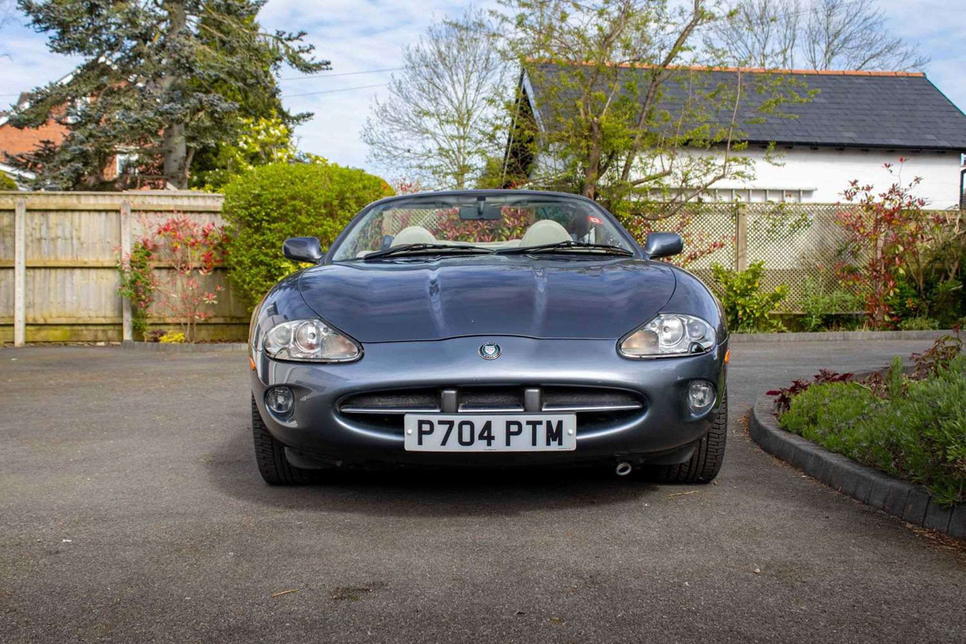 1997 Jaguar XK8 Convertible ***NO RESERVE*** Only one former keeper and full service history  - Image 5 of 89