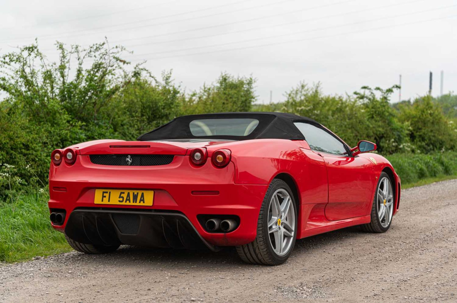 2005 Ferrari F430 Spider Well-specified F1 model finished in Rosso Corsa, over Crema with numerous c - Image 9 of 75