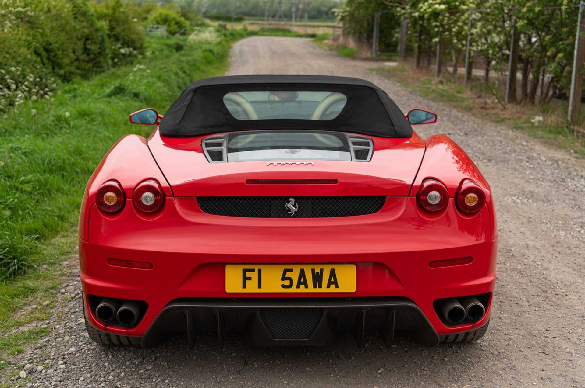 2005 Ferrari F430 Spider Well-specified F1 model finished in Rosso Corsa, over Crema with numerous c - Image 11 of 75