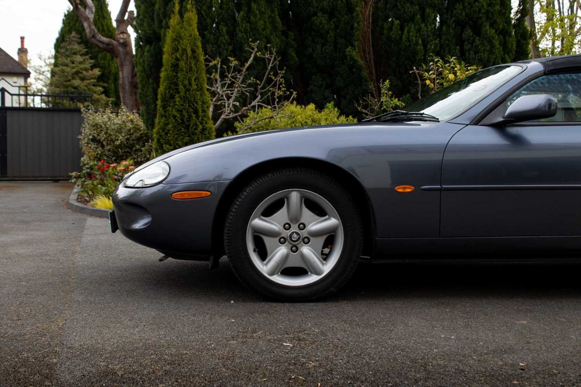 1997 Jaguar XK8 Convertible ***NO RESERVE*** Only one former keeper and full service history  - Image 24 of 89