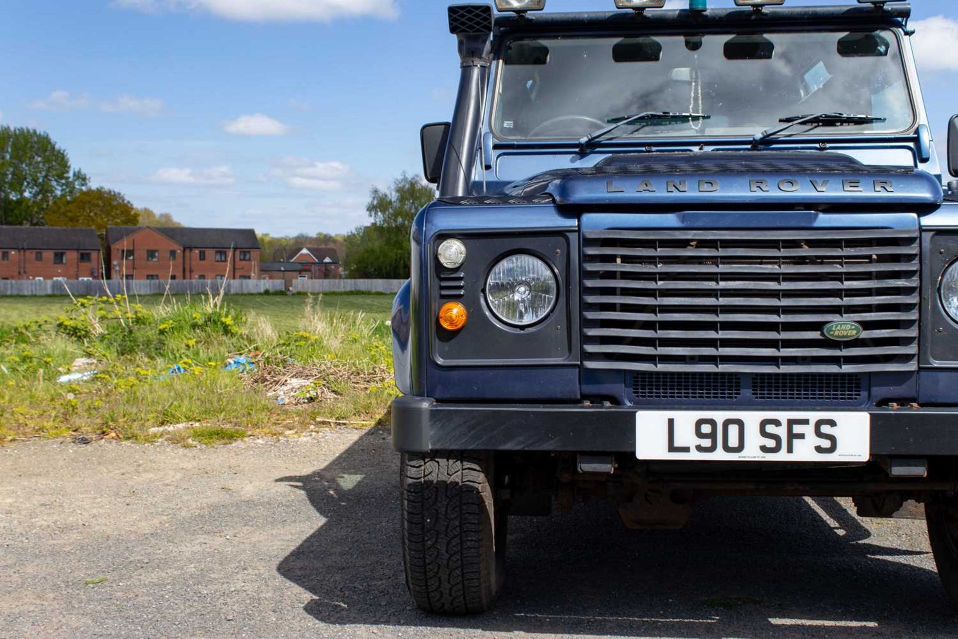 2007 Land Rover Defender 90 County  Powered by the 2.4-litre TDCi unit and features numerous tastefu - Image 2 of 76