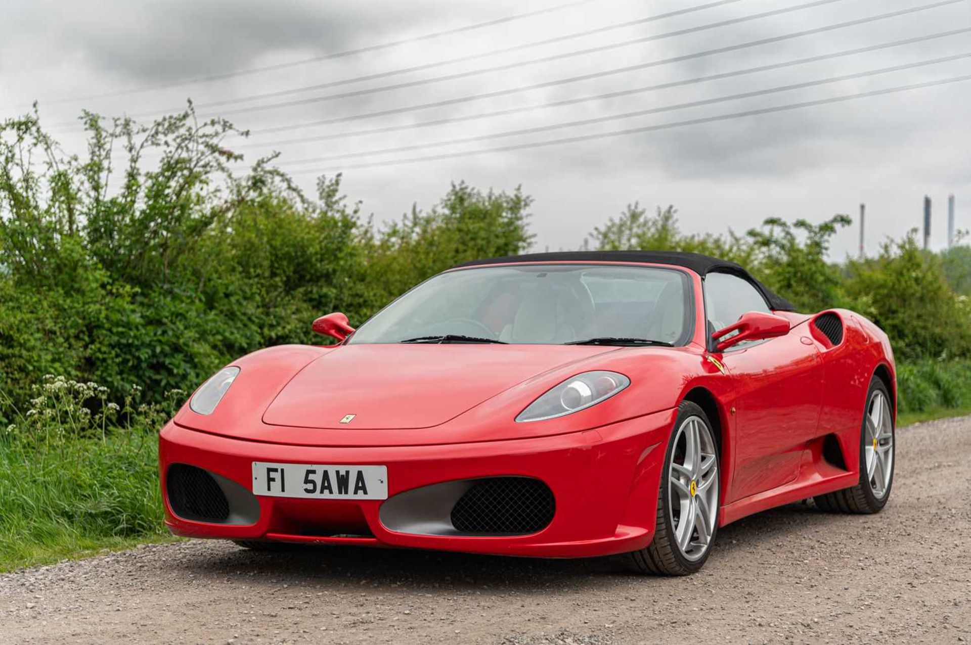 2005 Ferrari F430 Spider Well-specified F1 model finished in Rosso Corsa, over Crema with numerous c - Image 4 of 75